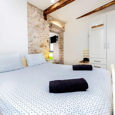 Old Town Garden Studio Apartament
